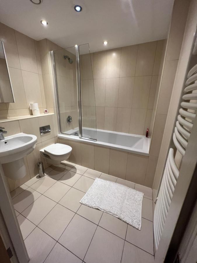 Bigkings Cosy 2 Bedroom Apartment With Free Parking In Central Manchester Eksteriør billede